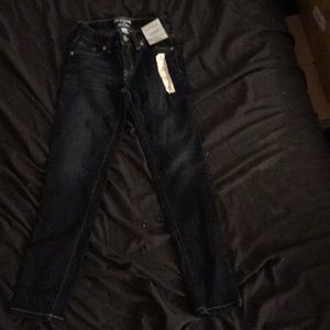 I am selling skinny jeans